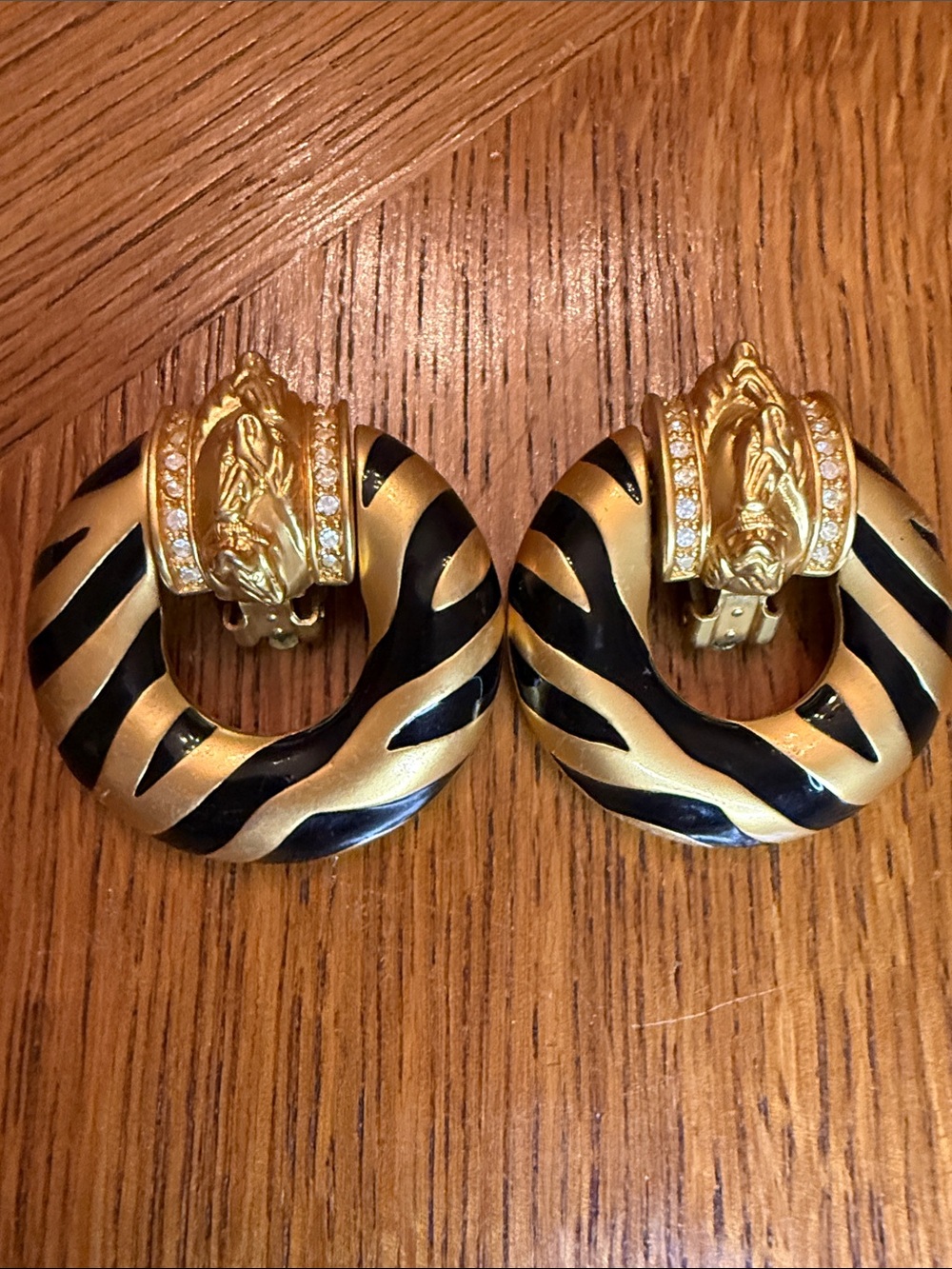 Elizabeth Taylor Avon Gold and Black Striped Hoop Earrings